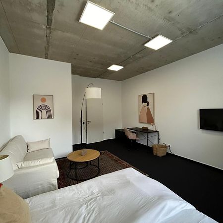35 Qm Grosses Apartment Mit Eigenem Badezimmer In Den Elbvororten Hamburgo Exterior foto
